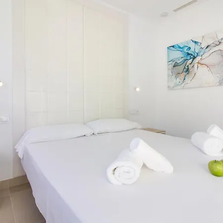 3 Bedroom Beautiful In Lägenhet Denia
